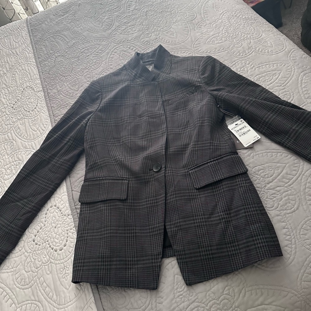 Brand new with tags Vince Camuto blazer